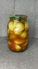 Зелені томати в кетчупі — незвична овочева закуска