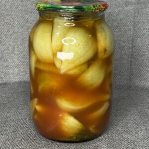 Зелені томати в кетчупі — незвична овочева закуска